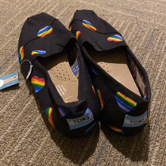 Hand painted women’s toms size 7 - Picture 5 of 5